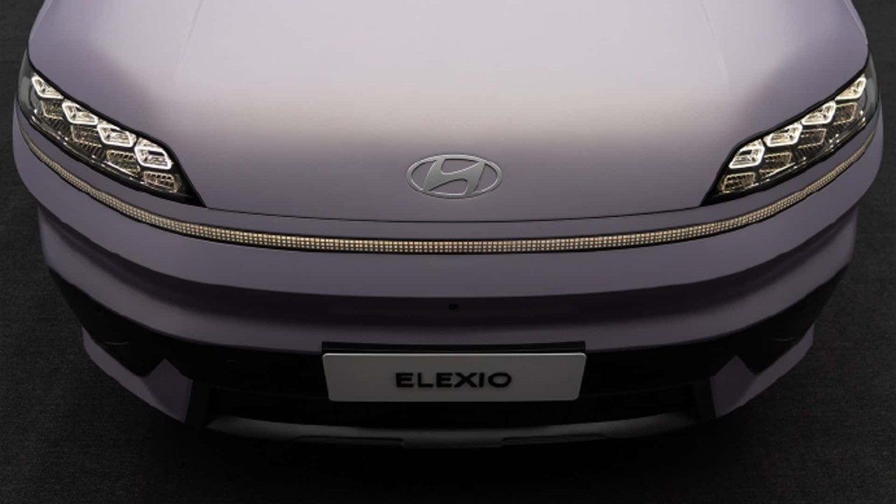 Hyundai обеща да запази бутоните, но този автомобил е изцяло за екрани