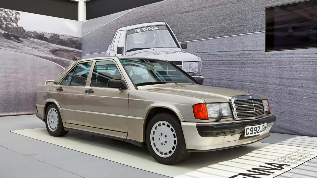 Мерцедес 190 E 2.3-16 на Айртон Сена се продава в Лондон Мерцедес 190 E 2.3-16 на Айртон Сена се продава в Лондон