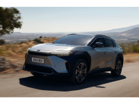 Toyota представи първият си електромобил