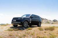Новият Range Rover – чудовищно луксозен, брутално проходим