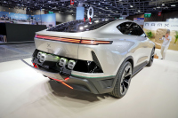 NAMX HUV е проектиран от Pininfarina SUV със сменяеми водородни бутилки