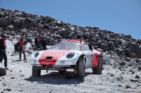 Porsche 911 изкачва най-високия вулкан в света