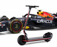 F1 Red Bull пуснаха електрически скутер за почитателите на Формула 1 (Видео)