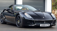 Ексклузивното Ferrari на Ерик Клептън продадено „за без пари“