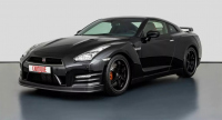 Себастиан Фетел продава своя първи Nissan GT-R Black Edition