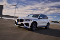 Водород срещу електричество: Кое е подобро? Тест драйв на новото BMW iX5 Hydrogen