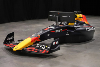 Симулаторът Red Bull RB18 Driving Sim, направен от действителен шоу автомобил на Red Bull, струва $120 000