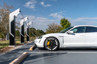 Бъдещите електрически модели Porsche с пробег от 1200 км и 15 мин. време за презареждане