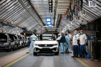 Заводът на VW в Португалия ще спре производството за девет седмици поради недостиг на части