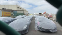 ВИДЕО: Хиперколи на стойност 50 милиона долара, забелязани да седят на летище Лос Анджелис