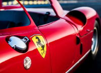 Ferrari примамва служителите си да купят част от компанията