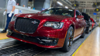 След 19 години производството на Chrysler 300C официално приключи