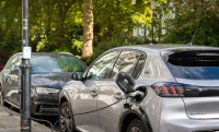 Великобритания забрани електрическите автомобили да се рекламират с „нулеви емисии“