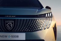 До 700 км пробег за Peugeot e-3008 и e-5008: електрическите SUV модели на бъдещето