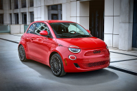 Stellantis спира временно производството на електромобила Fiat 500