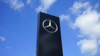 Продажбите на електрически автомобили на Mercedes намаляват с 31%!