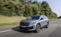 Renault Espace E-TECH 2025: Хибриден SUV за семейството