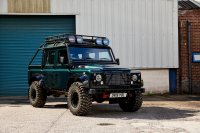 Bowler Extreme – как да направим Land Rover Defender още по-брутален (Видео)